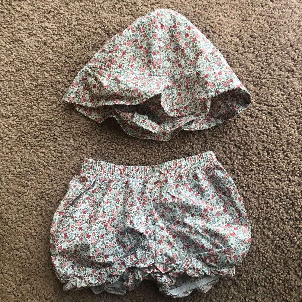 Shorts & matching bucket hat.